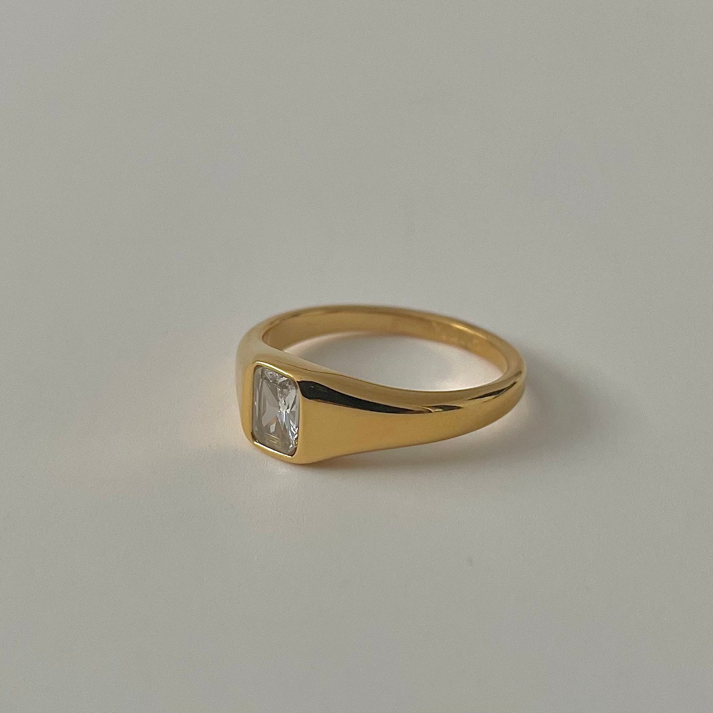 Lena Ring - White Stone